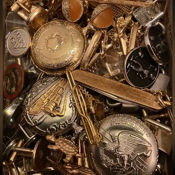 Vintage Estate Costume Jewelry 5 LB Lots, Signed And Unsigned, All wearable - Picture 5 of 16